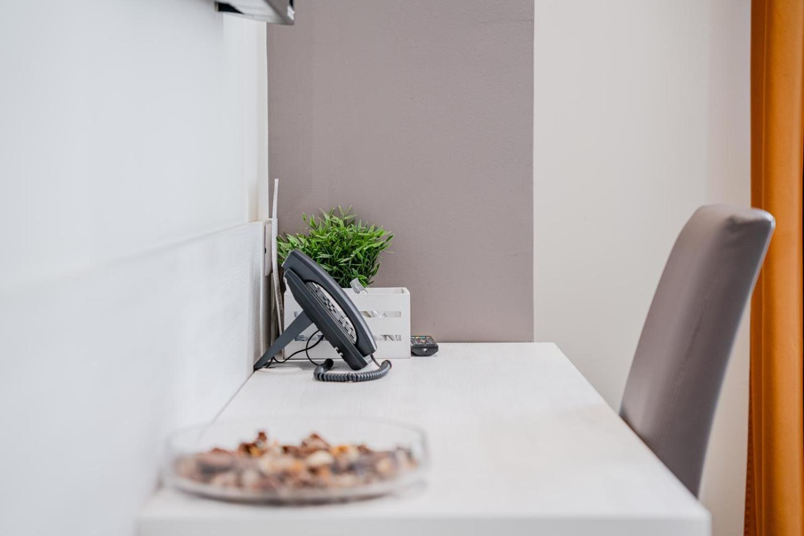 Confidence Hotel San Silvestro San Prospero Ngoại thất bức ảnh